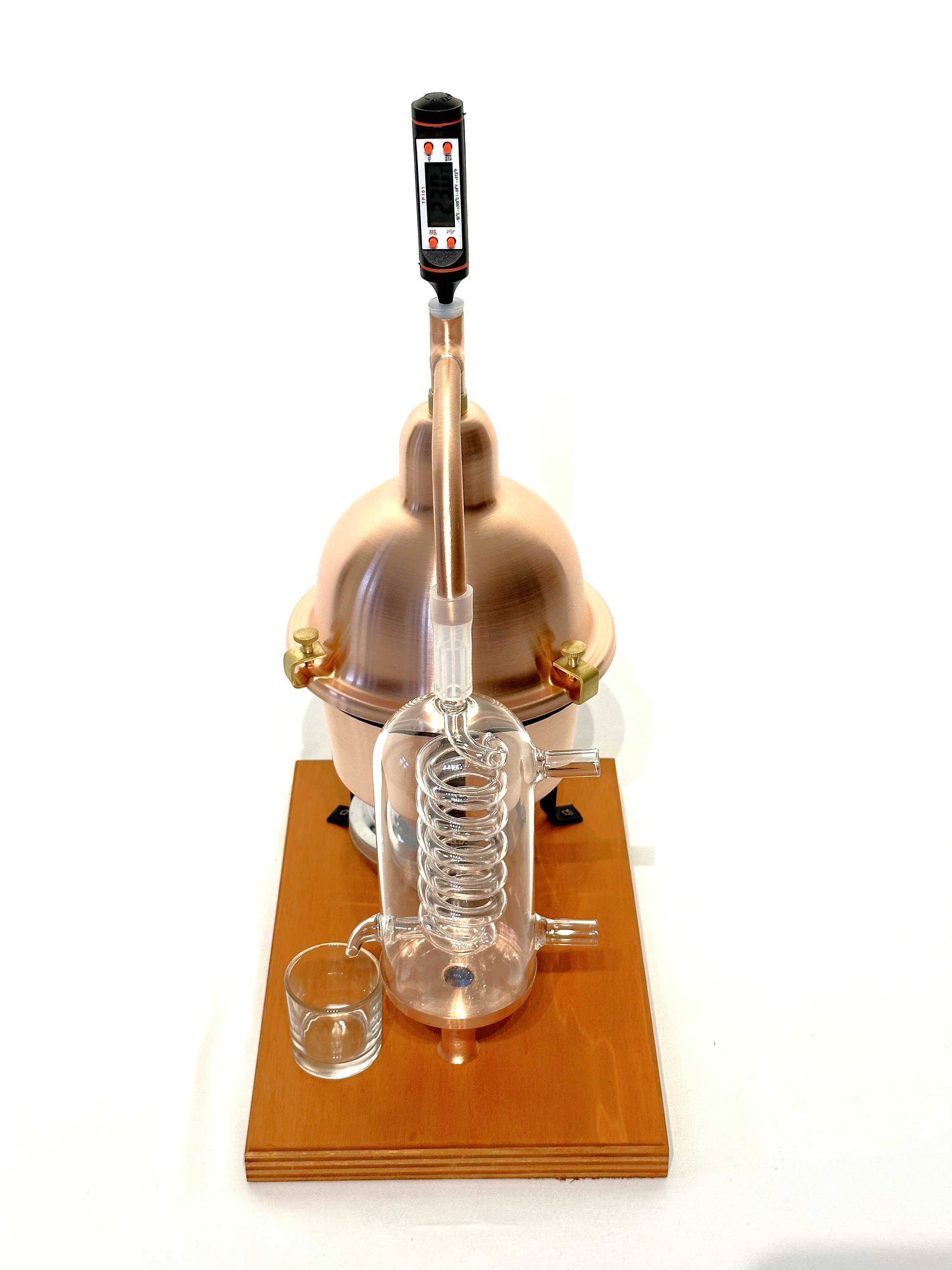 Tin tức và phân tích kinh tế ảnh hưởng đến tỉ giá CAD/VND