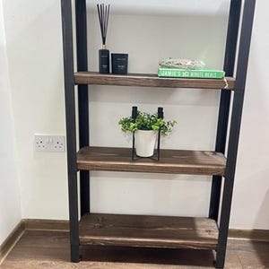 Scaffale a 4 ripiani, unità multimediale, tavolo consolle, libreria, divisorio per ambienti, bar, scarpiera, struttura angolare, indipendente, varie dimensioni