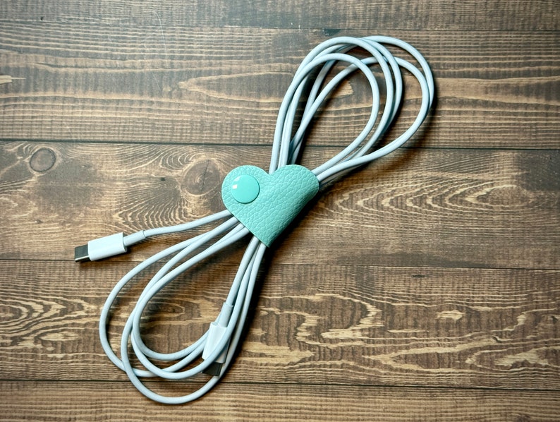 Heart Phone Cord Organizer Digital Pattern for Cutting Machine / NOT A