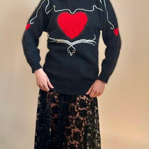 Raro maglione vintage in angora peloso con motivo a cuore e regina di picche in stile bohémien