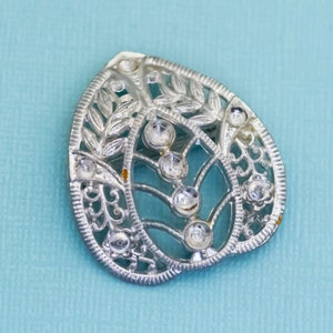 Vintage Silver Tone Floral Leaf Abstract Rhinestones Clip - E10