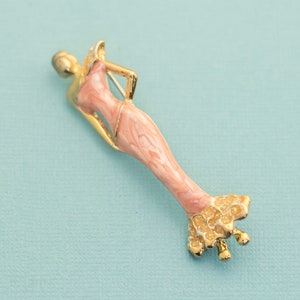 Vintage Gold Stick Figure Brooch E16