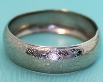 7 inch, Vintage Silver Tone Intricate Floral Motif Bangle - EX9