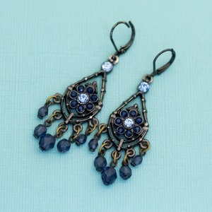 Vintage Victorian Floral Dangle Earrings - E31