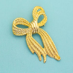Vintage Gold Tone Rope Bow Brooch, E29