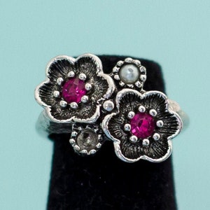Vintage Silver Floral Ring Size 5 by Avon E17