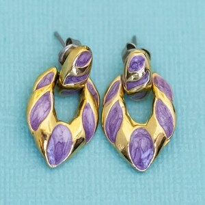 Vintage Abstract Purple Petals Gold Tone Dangle Earrings - E5