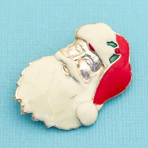 Vintage Santa Claus Christmas Brooch E27