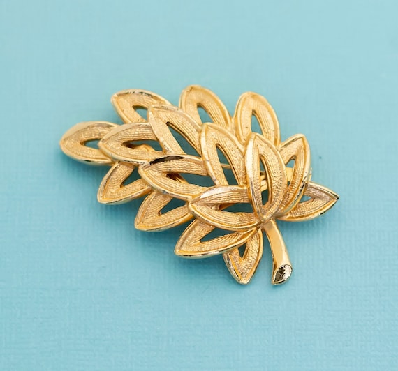 Gold Silver Pine Tree Pearl Flower Brooch Pins for Women Gold Silver Pine Tree Pearl Flower Brooch Pins for Women
