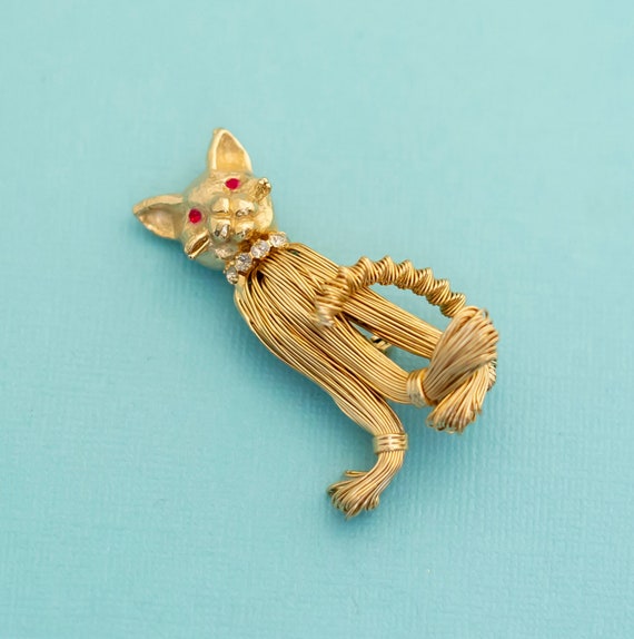 Vintage Cute Gold Tone Feline Brooch E26