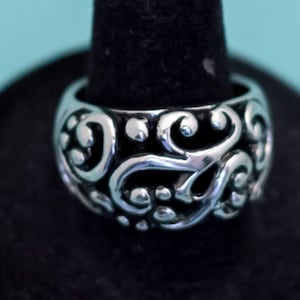 Vintage Wavy Silver Tone Abstract Ring Size 9 - E9