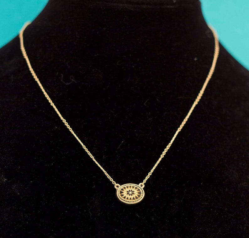 Vintage Gold Pendant Necklace 18 Inches by Avon E11