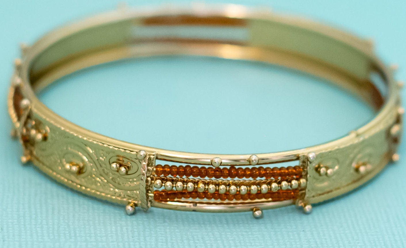 7 Inch, Vintage Sphere Links Gold Tone Stylized Bangle E41