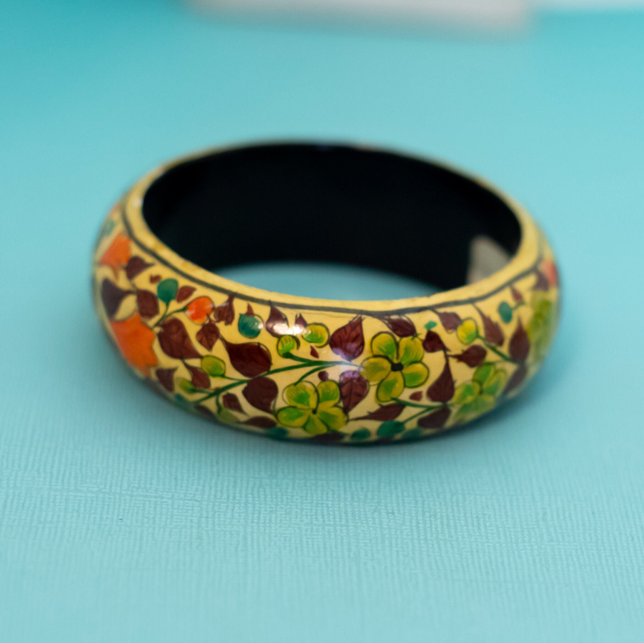 7 Inch, Vintage Intricate Floral Motif Beige Band Wooden