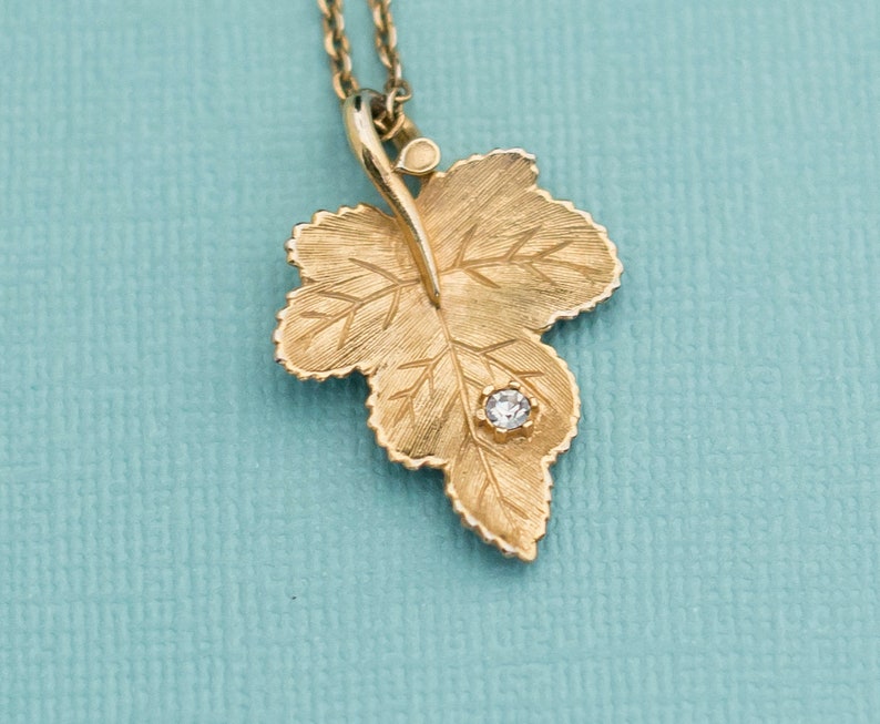 Gold Leaf Choker main image 1