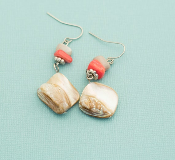 Vintage Shell Dangle Earrings  E16 - image 2
