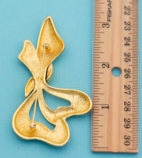 Vintage Intricate Dainty Ribbon Gold Tone Brooch … - image 2
