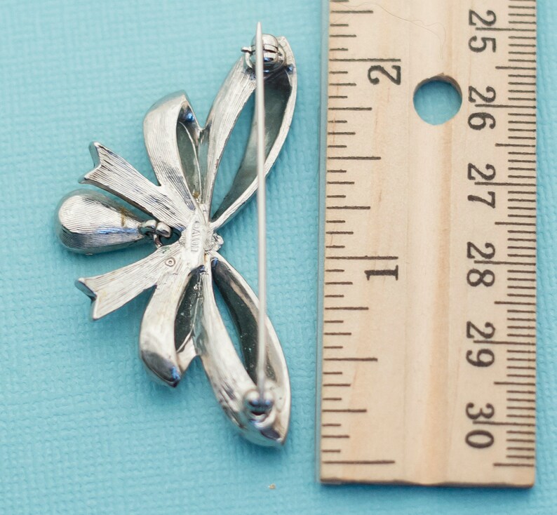 Vintage Silver Bow Brooch by Avon E10