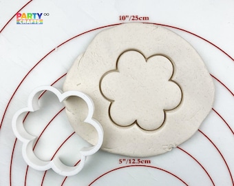 Sunflower Cookie Cutter | Groovy Floral Biscuit Cutter