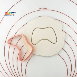 Game Controller Cookie Cutter or Fondant Cutter and Clay Cutter | Game Party Decoration | 3D Print Game Controller Cookie Cutter
