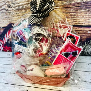 American Girl deluxe 20 Stück Geschenkkorb 18 ”Puppenzubehör Bundle Geschenkkorb Osterkorb Weihnachtsgeschenk Osterkorb für Mädchen