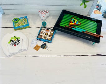 Elf Family Game Night Outfit, Miniature Board Game Prop