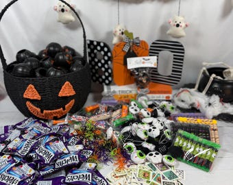 Prefilled Halloween Pumpkin Buckets, Mini Pumpkin Party Favors, Halloween Classroom Treats, Trick or Treat Goodie Bags, Kids Halloween Favor