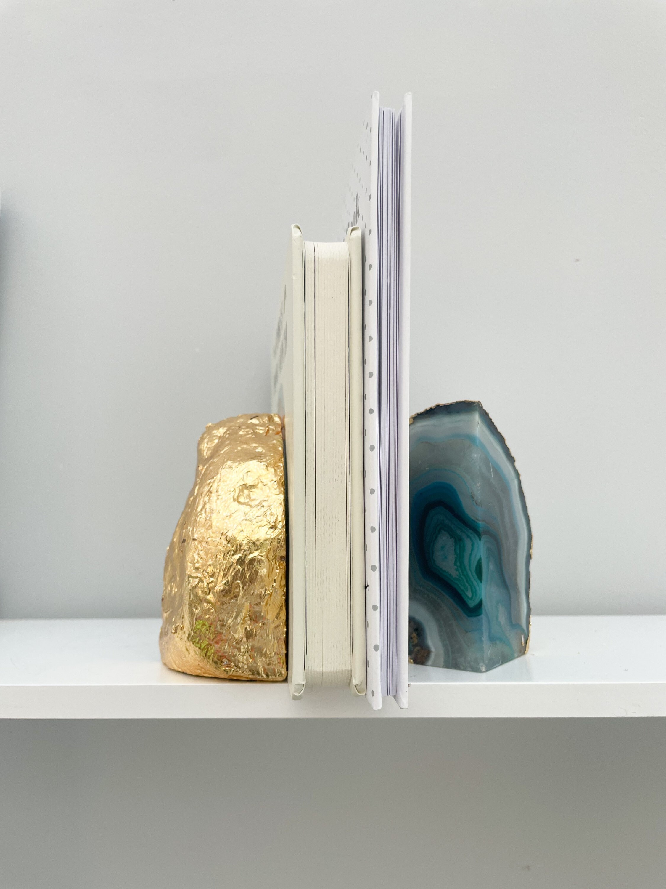 グリーンアゲート/ブックエンド 重い本のための金縁のグリーンアゲートブックエンド：クリスタル