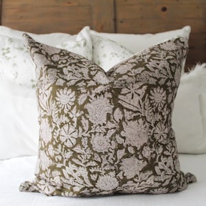 Floral Print Cotton Cushion with feather insert: Green Farmhouse and country style  (45x45cm)