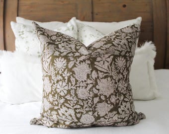 Floral print green minimalistic cushion with duck feather insert, farmhouse style cushion, Green country cushion cover 45 x 45cm
