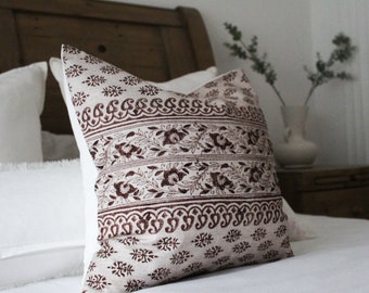 Red indian patterned cushion in cotton 45x45cm