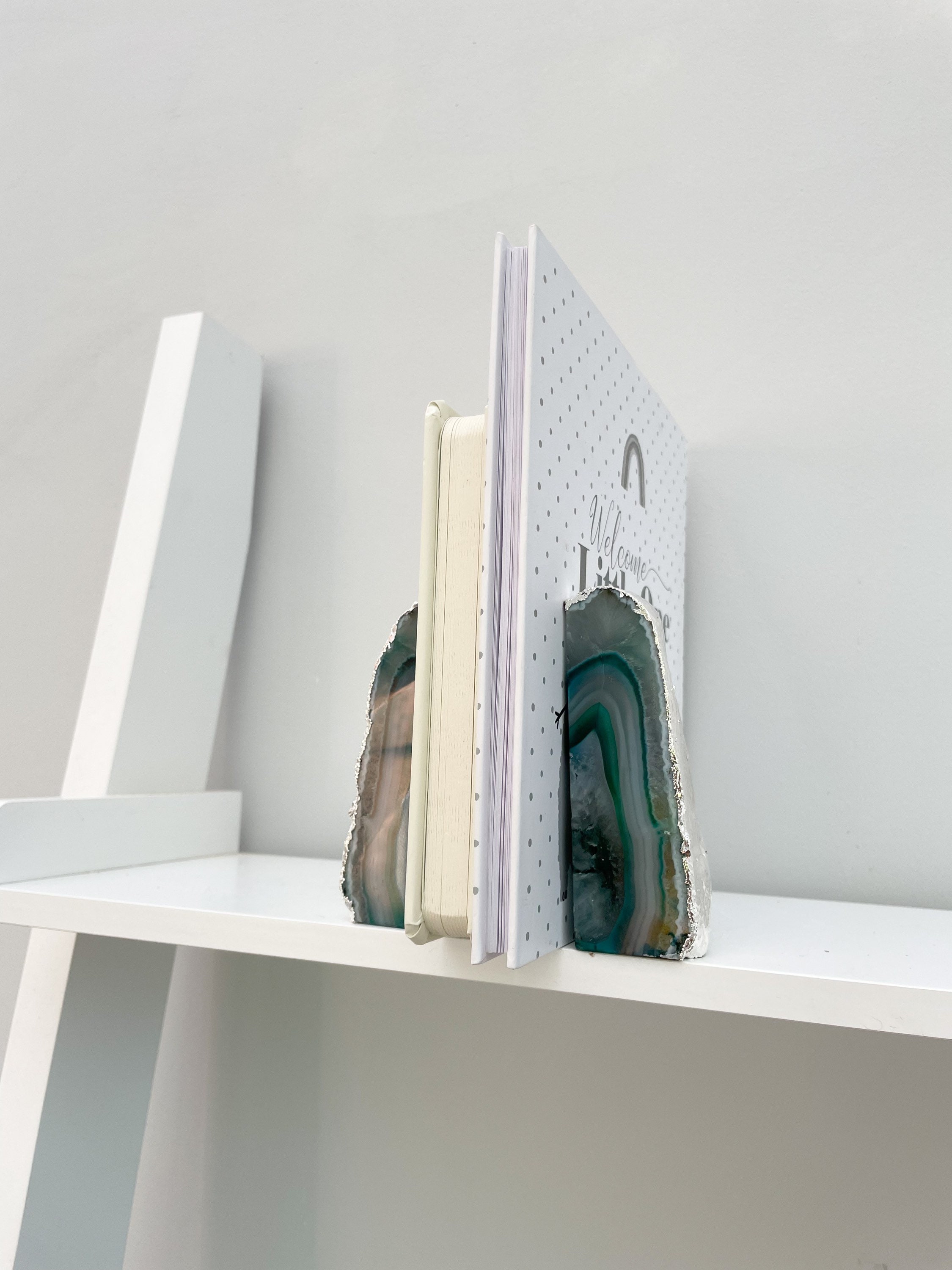 グリーンアゲート/ブックエンド 重い本のための金縁のグリーンアゲートブックエンド：クリスタルブック