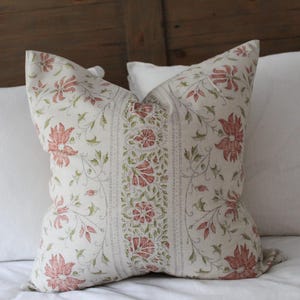 Blommigt bomullskudfodral – Soffa i vintagestil (50 x 50 cm) bild 5
