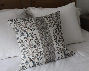 Floral Bird Cotton Cushion 45x45cm – Farmhouse Country Throw Pillow, Feather Insert Included