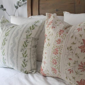 Blommigt bomullskudfodral – Soffa i vintagestil (50 x 50 cm) bild 3