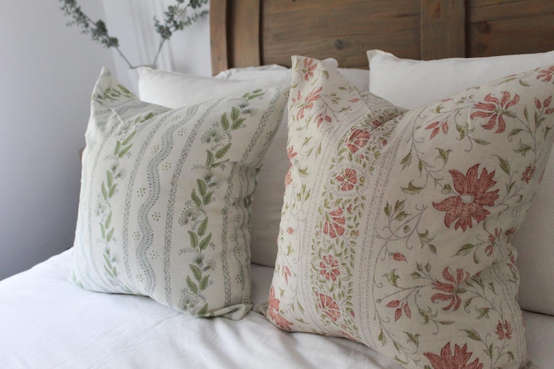 Blommigt bomullskudfodral – Soffa i vintagestil (50 x 50 cm) bild 3
