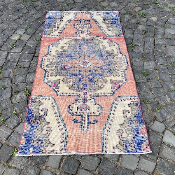 Oushak rug, handmade turkish rug, worn rug, turkey carpet, vintage rug, distressed rug, farmhouse rug, antique rug, 2.9 x 5.8 feet,