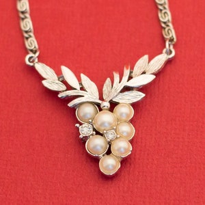 Vintage Edwardian Style Grape Faux Pearl Silver Tone 18 Inch Necklace by Avon - F6