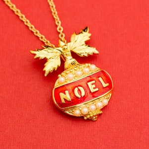 Vintage &quot;NOEL&quot; Word Pearl Gold Tone Necklace By Avon 28 Inches F15