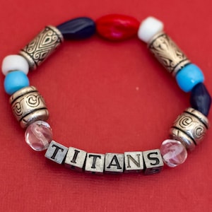 7 inch, Vintage TITANS Beads Unique Bracelet - F38