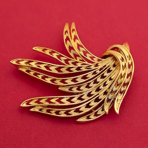 Vintage Sea Fern Brooch by Monet - F23