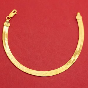 7 1/2 inch, Vintage Minimalist Gold Tone Herringbone Bracelet - F32