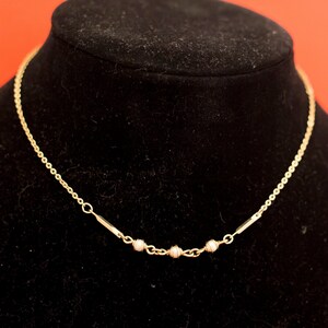 Vintage Minimalist Spiraled Pearl Bead Choker Necklace By Avon 15 Inches F13