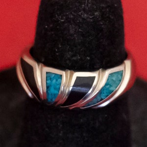 Size 5, Vintage Blue Abstract Lines Silver Tone Ring - F33