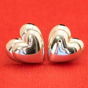 Vintage silver tone heart stud earrings by avon - F4