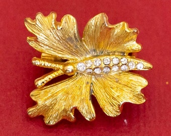 Vintage Golden Butterfly Brooch - F31