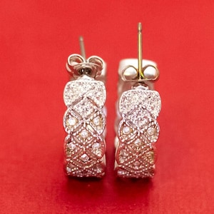 Vintage Shiny Elegance Silver Tone Crisscross Hoop Earrings by Avon - F33