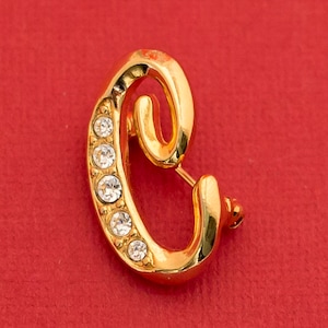 Vintage oro tono letra C palabra broche por Avon - F5