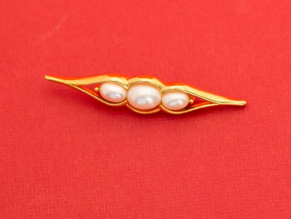 Vintage Pea Pod Faux Pearl By Napier-F9 - image 2