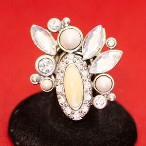 Size 8, Vintage Faux Pearls Colorless Rhinestones Adjustable Ring - F33